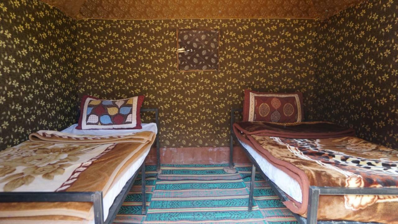 Готель Um Sabatah Camp Ваді-Рам Екстер'єр фото